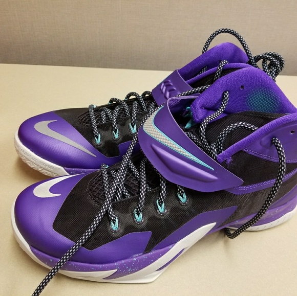 Nike LeBron James Soldier VIII - Picture 2 of 5